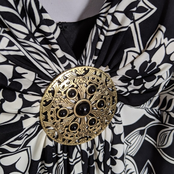 Muse Black and White Dress with embellishment sz 6 - Picture 2 of 5